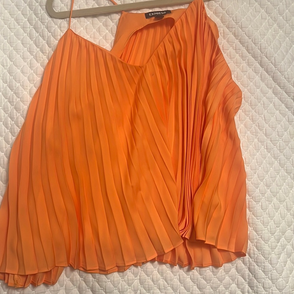 Fun orange top! Express